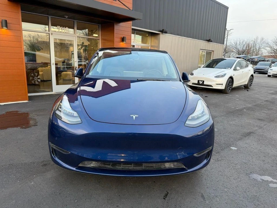2022 Tesla Model Y - Image 2 of 15