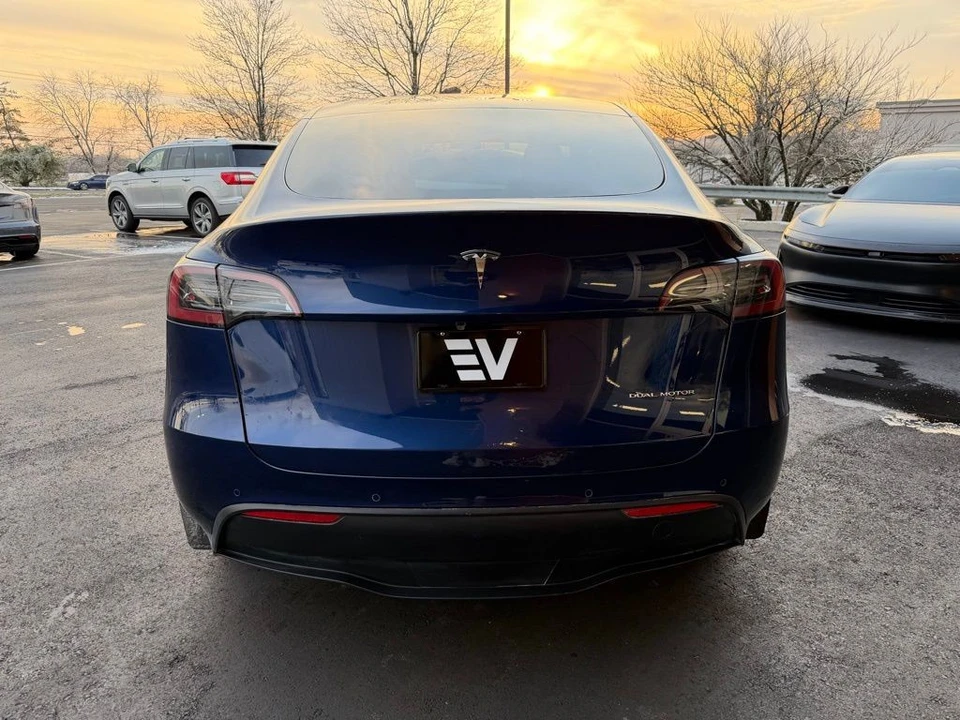 2022 Tesla Model Y - Image 5 of 15