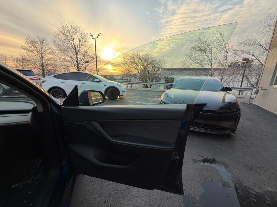2022 Tesla Model Y - Image 11 of 15