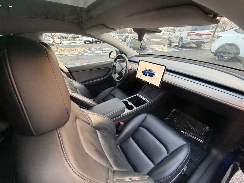 2022 Tesla Model Y - Image 12 of 15