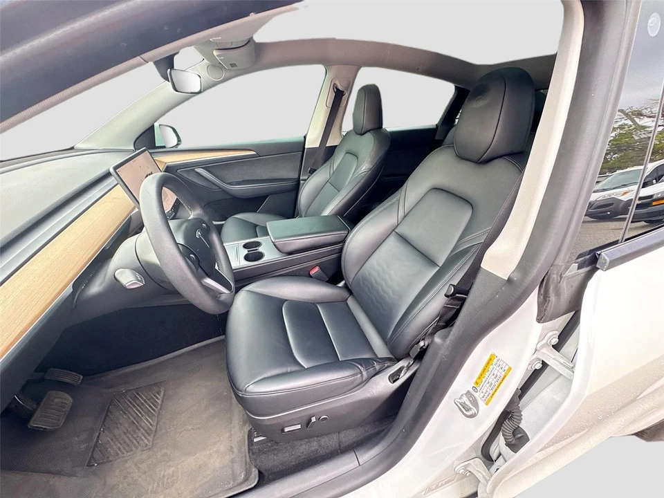 2022 Tesla Model Y - Image 9 of 12