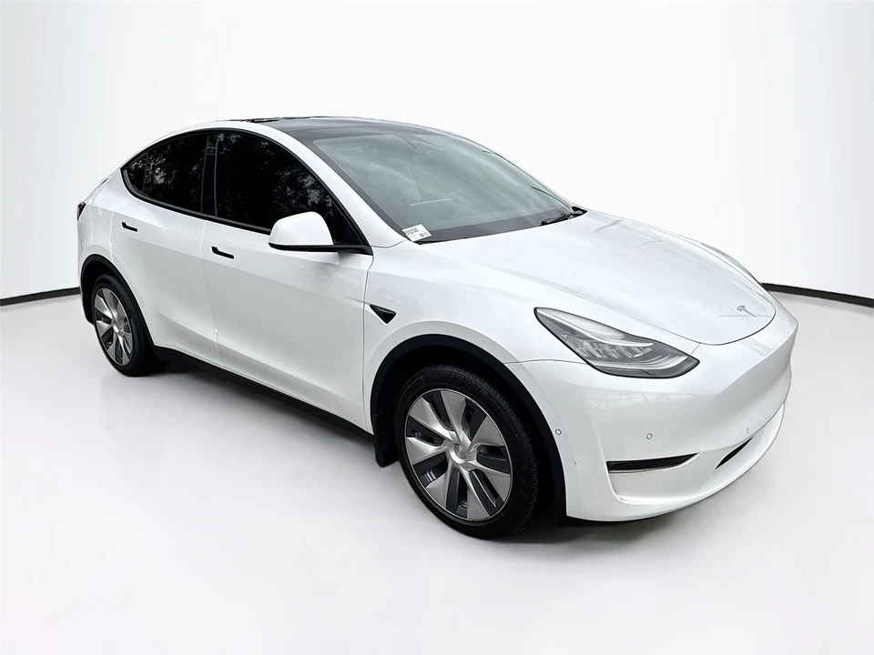 2022 Tesla Model Y - Image 6 of 12