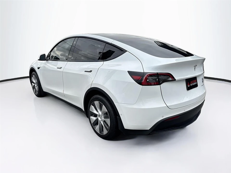 2022 Tesla Model Y - Image 3 of 12