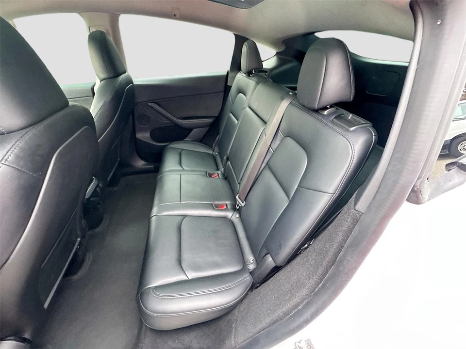 2022 Tesla Model Y - Image 10 of 12