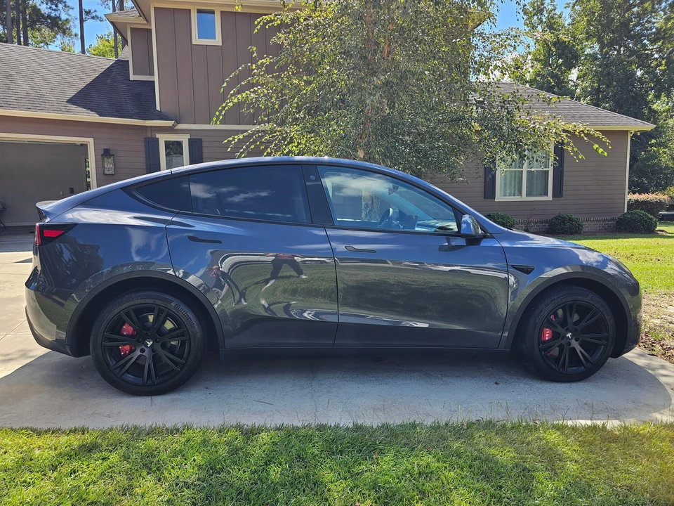2022 Tesla Model Y - Image 10 of 31
