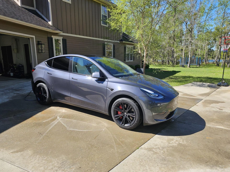 2022 Tesla Model Y - Image 12 of 31