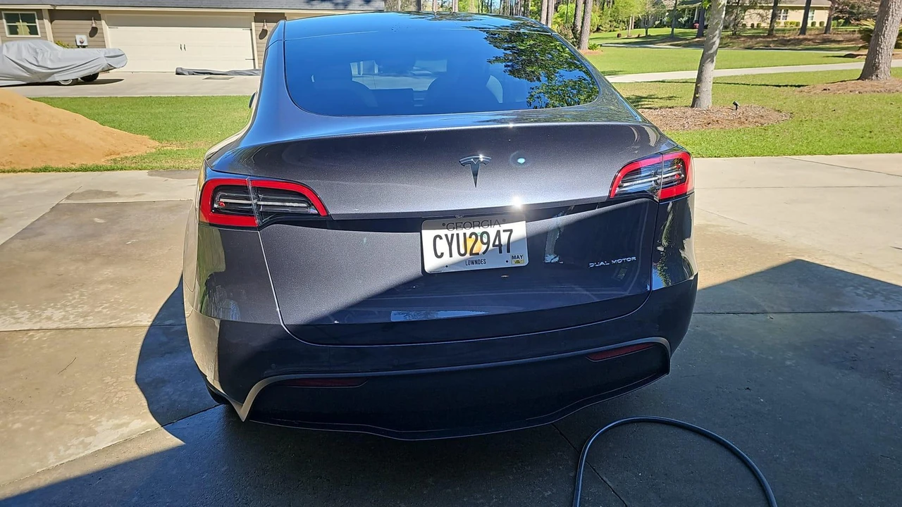 2022 Tesla Model Y - Image 9 of 31