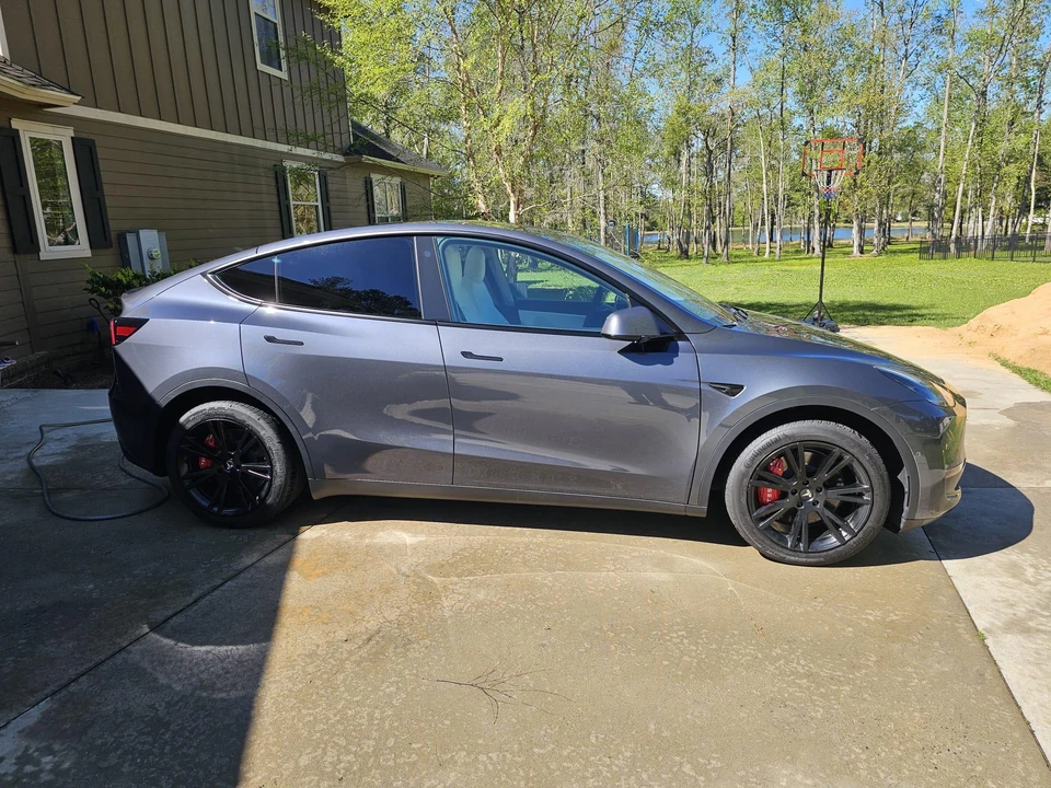 2022 Tesla Model Y - Image 11 of 31