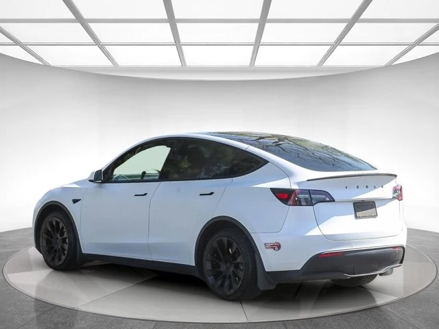 2022 Tesla Model Y - Image 2 of 19