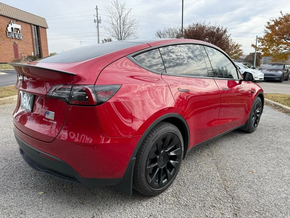 2022 Tesla Model Y - Image 4 of 11