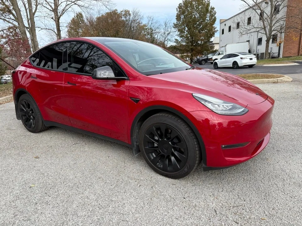 2022 Tesla Model Y - Image 3 of 11