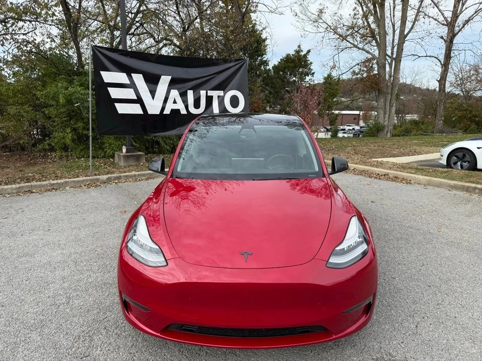 2022 Tesla Model Y - Image 2 of 11