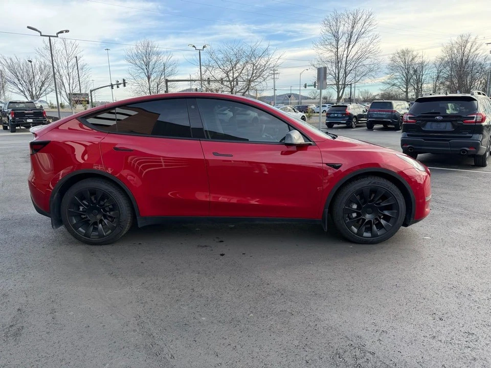 2022 Tesla Model Y - Image 3 of 18