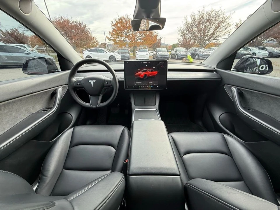 2022 Tesla Model Y - Image 8 of 11
