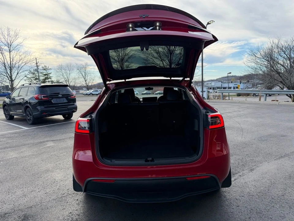 2022 Tesla Model Y - Image 5 of 18