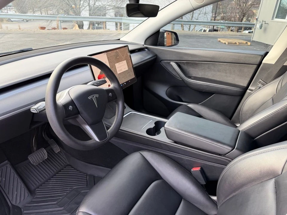 2022 Tesla Model Y - Image 8 of 18