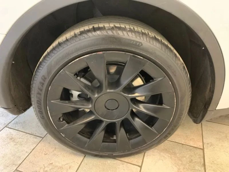 2022 Tesla Model Y - Image 10 of 12