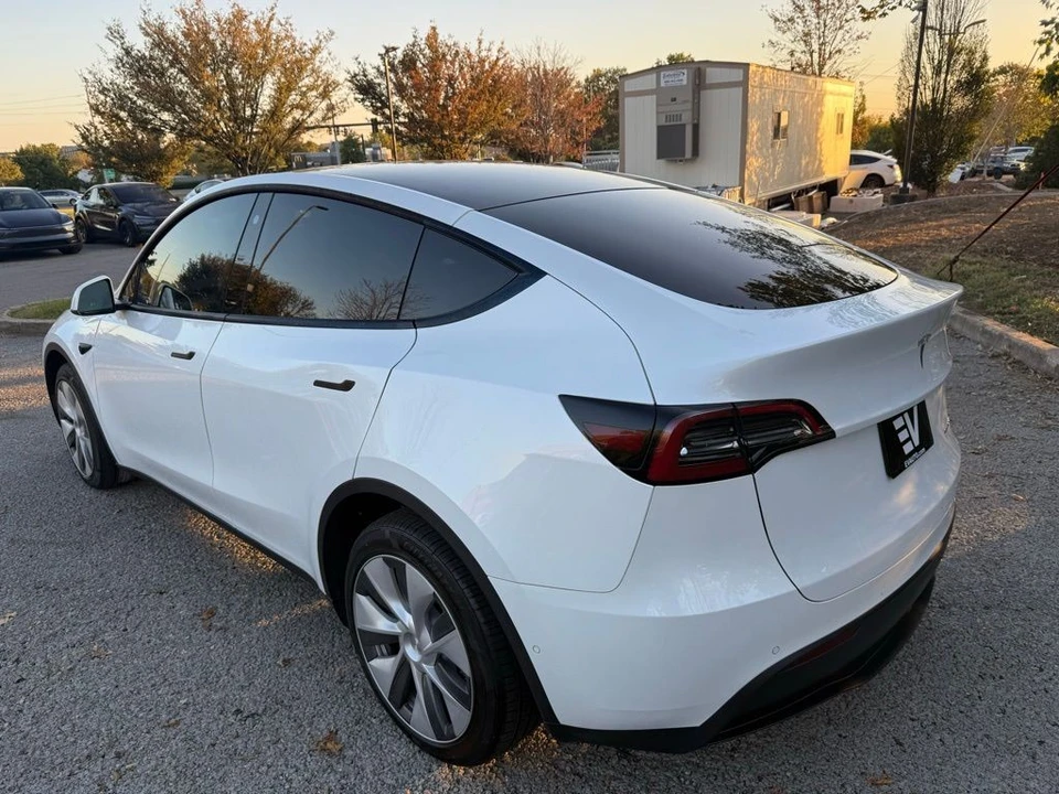 2022 Tesla Model Y - Image 6 of 11