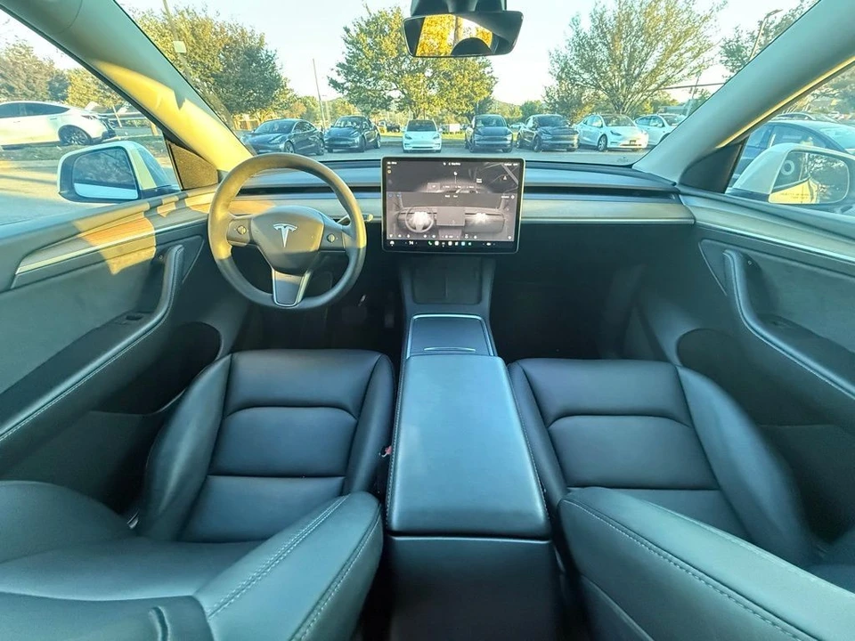 2022 Tesla Model Y - Image 9 of 11