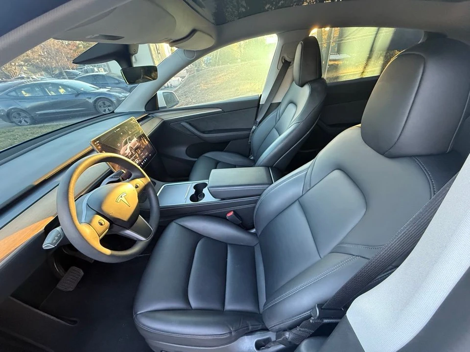 2022 Tesla Model Y - Image 8 of 11