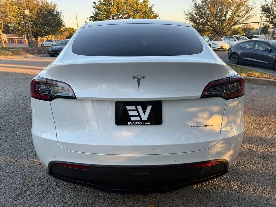2022 Tesla Model Y - Image 5 of 11