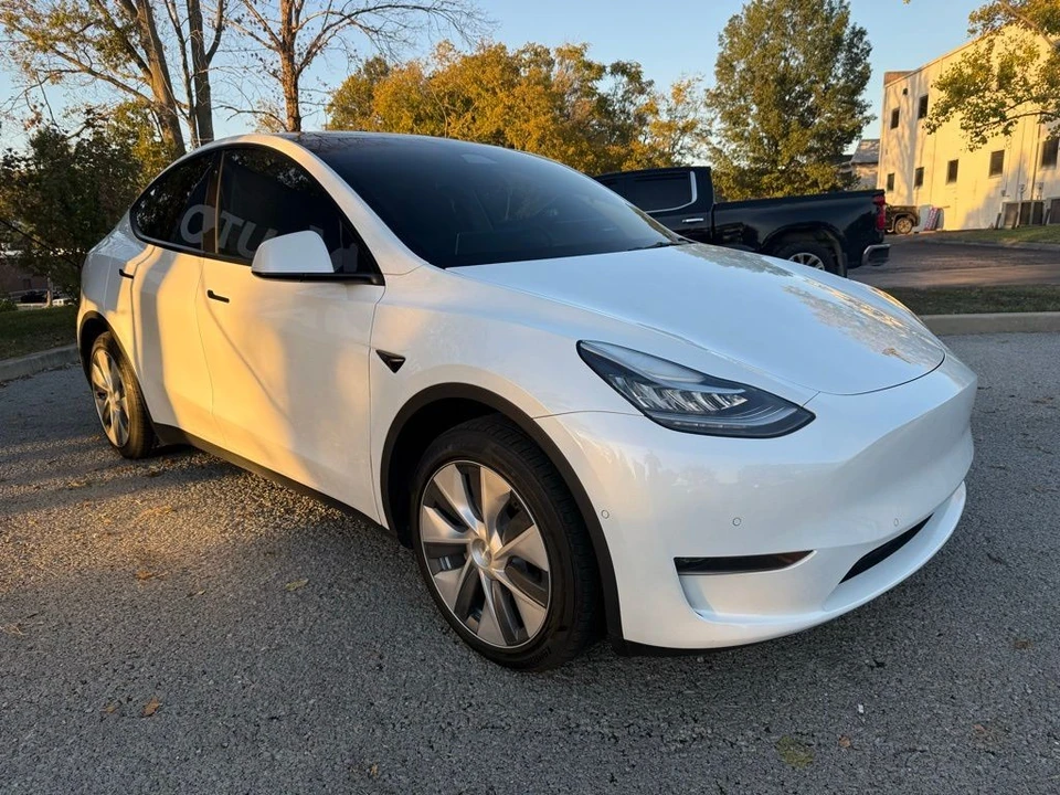 2022 Tesla Model Y - Image 3 of 11