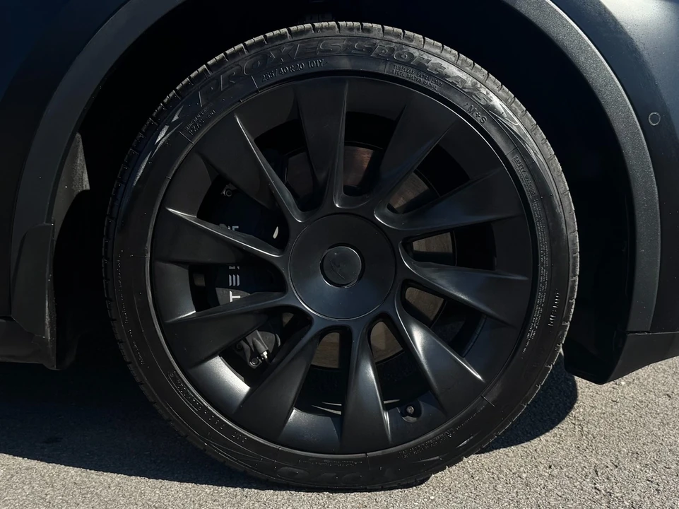 2022 Tesla Model Y - Image 9 of 12