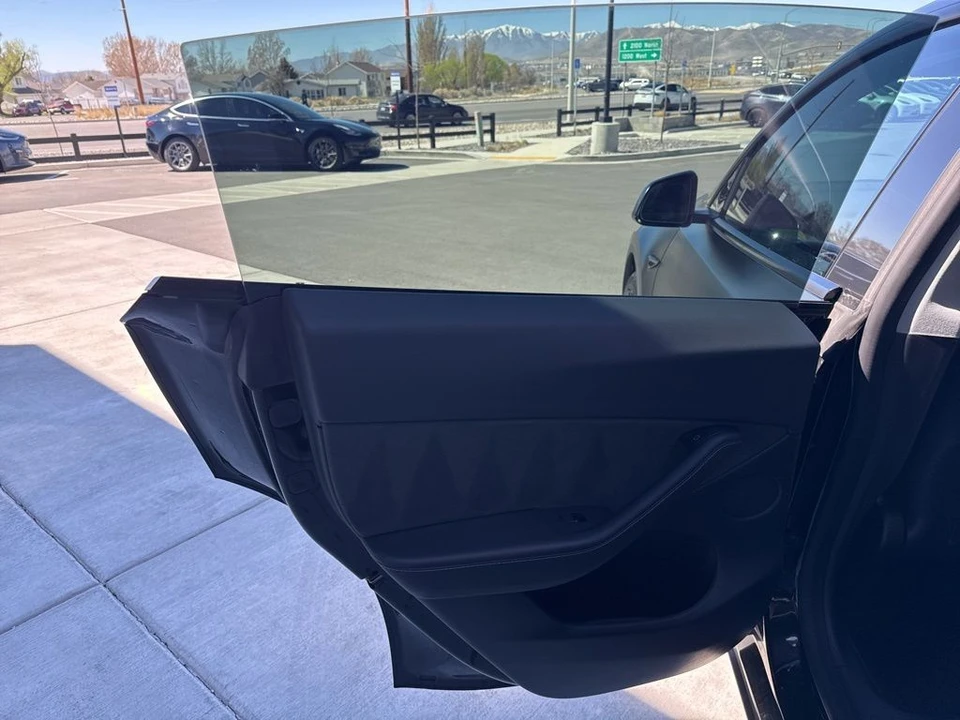 2022 Tesla Model Y - Image 14 of 21