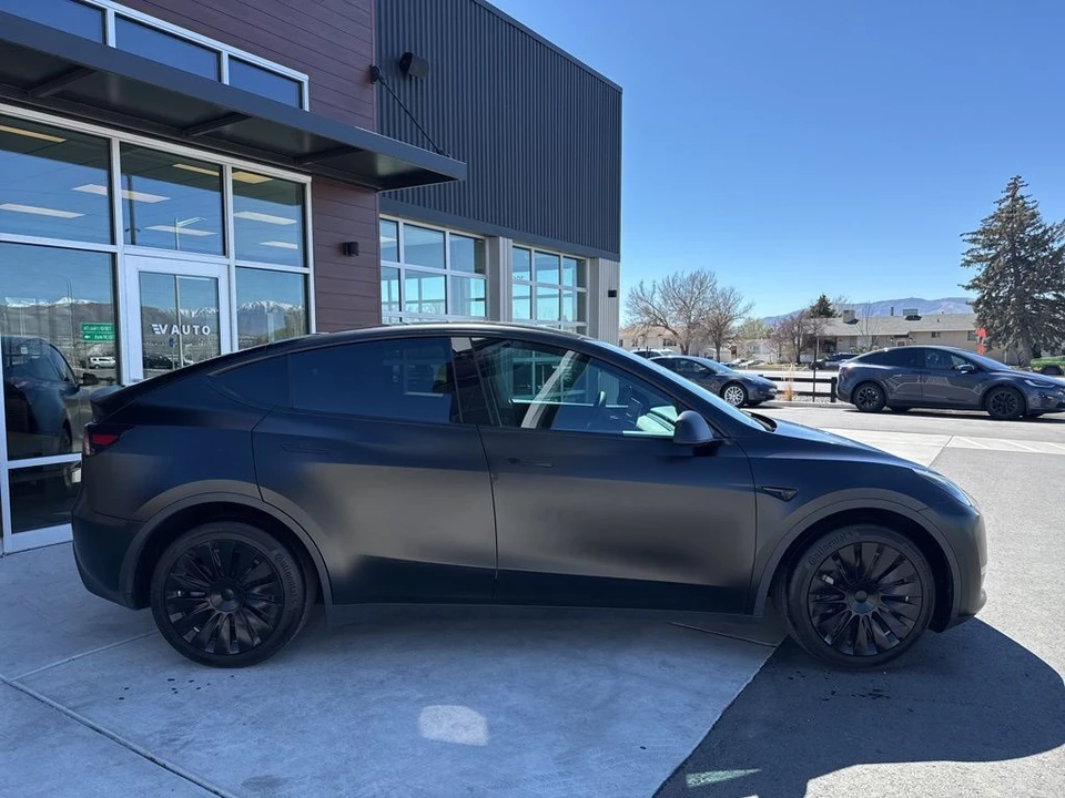 2022 Tesla Model Y - Image 9 of 21