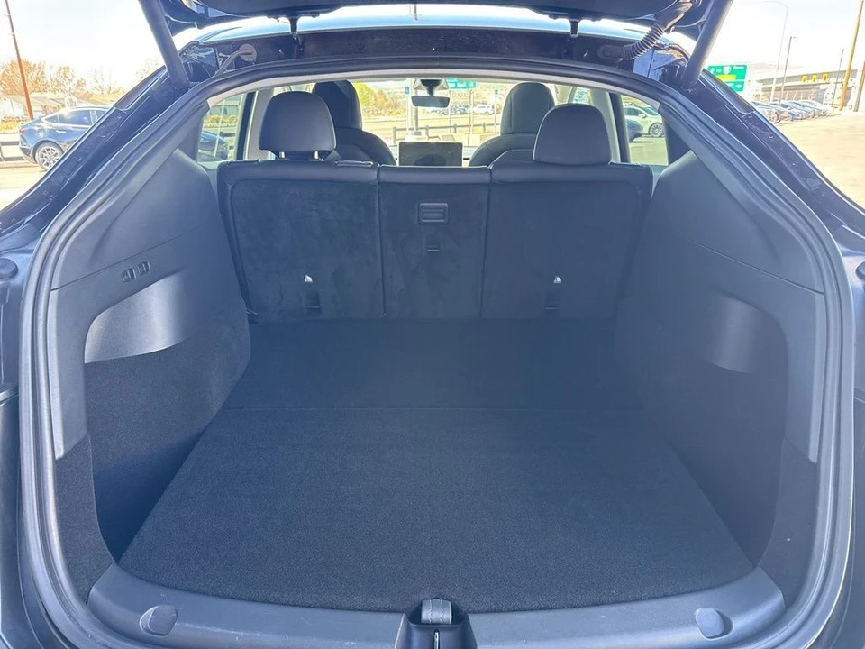 2022 Tesla Model Y - Image 17 of 21