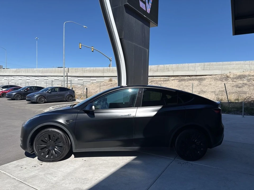 2022 Tesla Model Y - Image 5 of 21