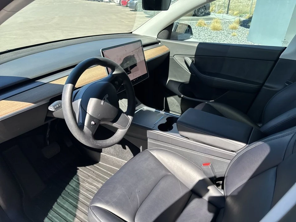 2022 Tesla Model Y - Image 12 of 21