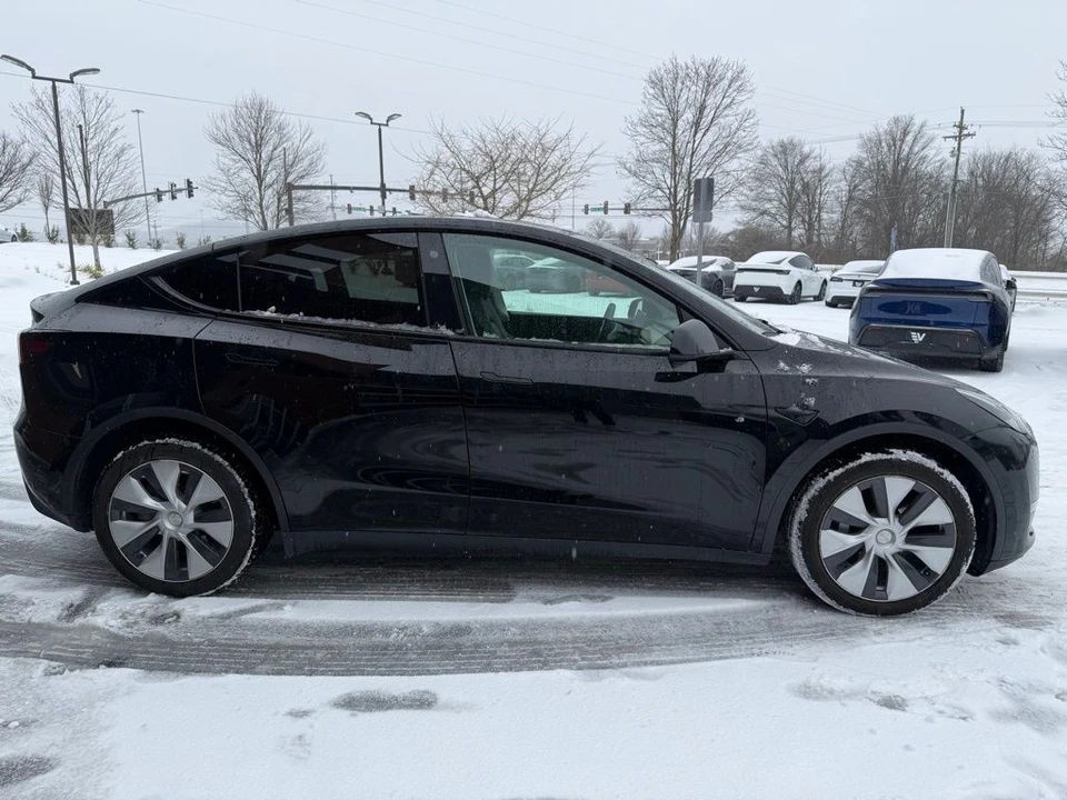 2022 Tesla Model Y - Image 4 of 6