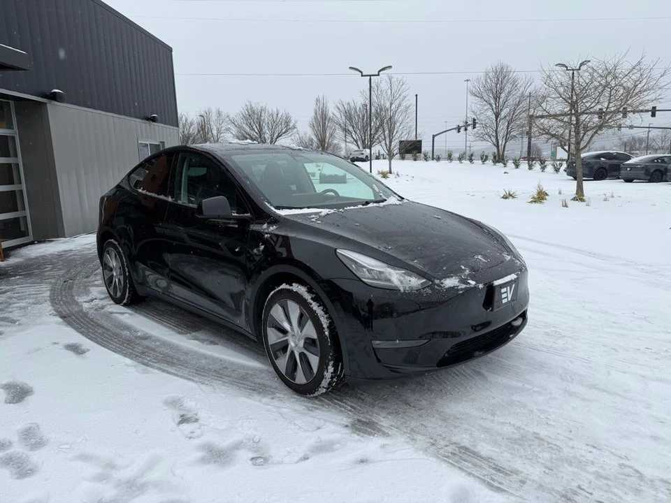 2022 Tesla Model Y - Image 3 of 6