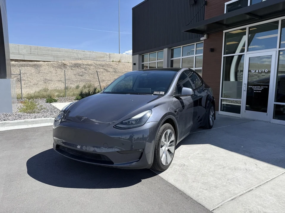 2022 Tesla Model Y - Image 4 of 21