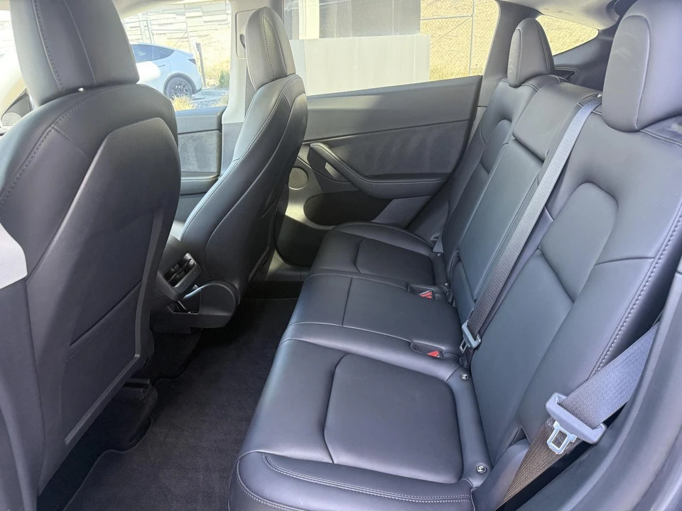 2022 Tesla Model Y - Image 16 of 21