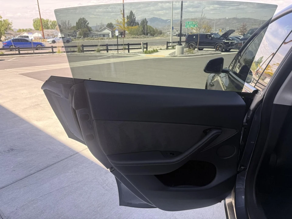 2022 Tesla Model Y - Image 14 of 21