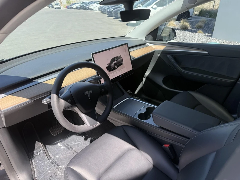 2022 Tesla Model Y - Image 12 of 21