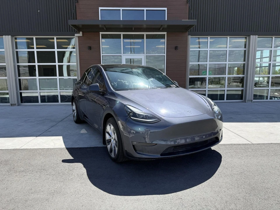 2022 Tesla Model Y - Image 2 of 21