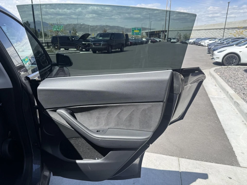 2022 Tesla Model Y - Image 18 of 21