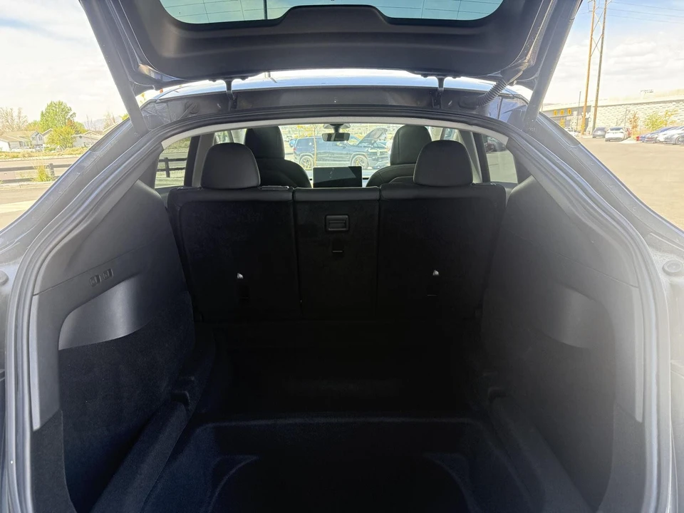 2022 Tesla Model Y - Image 17 of 21