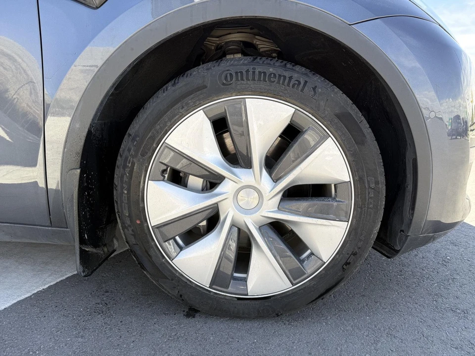2022 Tesla Model Y - Image 10 of 21