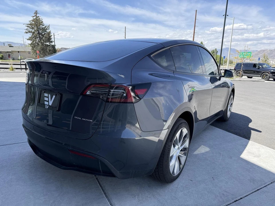 2022 Tesla Model Y - Image 8 of 21