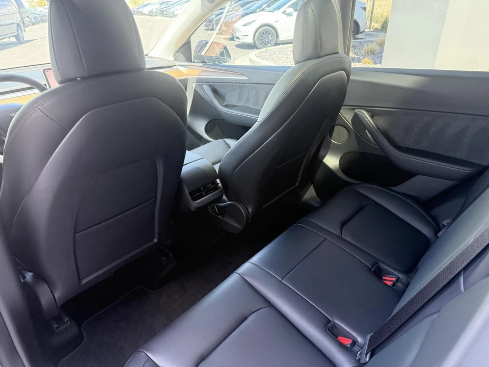 2022 Tesla Model Y - Image 15 of 21