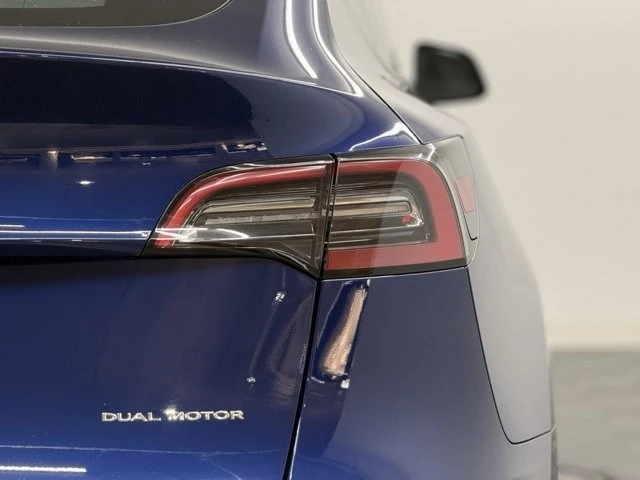 2022 Tesla Model Y - Image 7 of 12