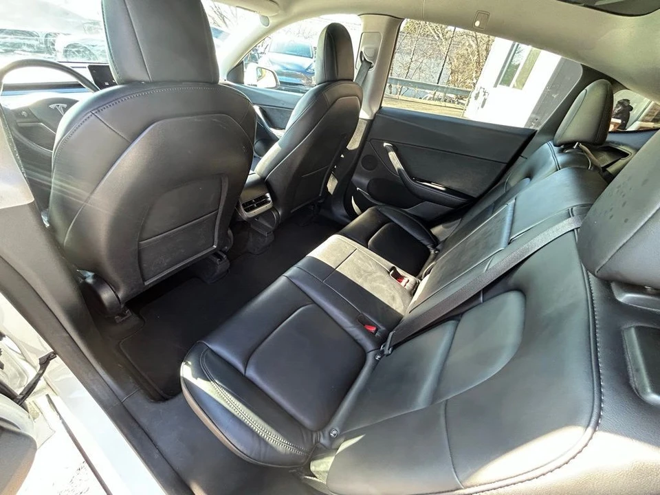 2022 Tesla Model Y - Image 11 of 17