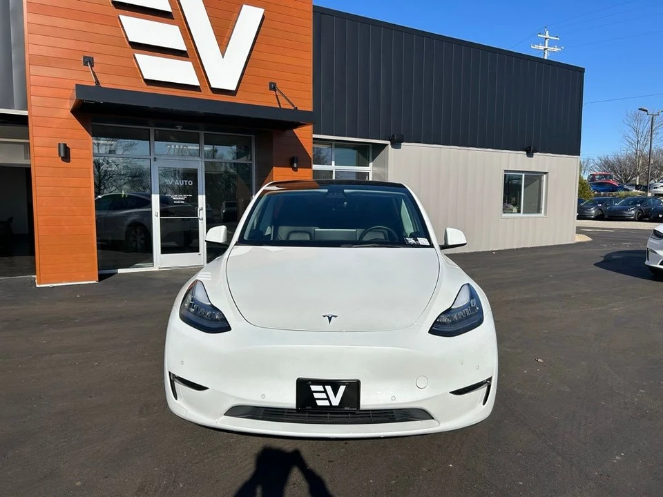 2022 Tesla Model Y - Image 2 of 17