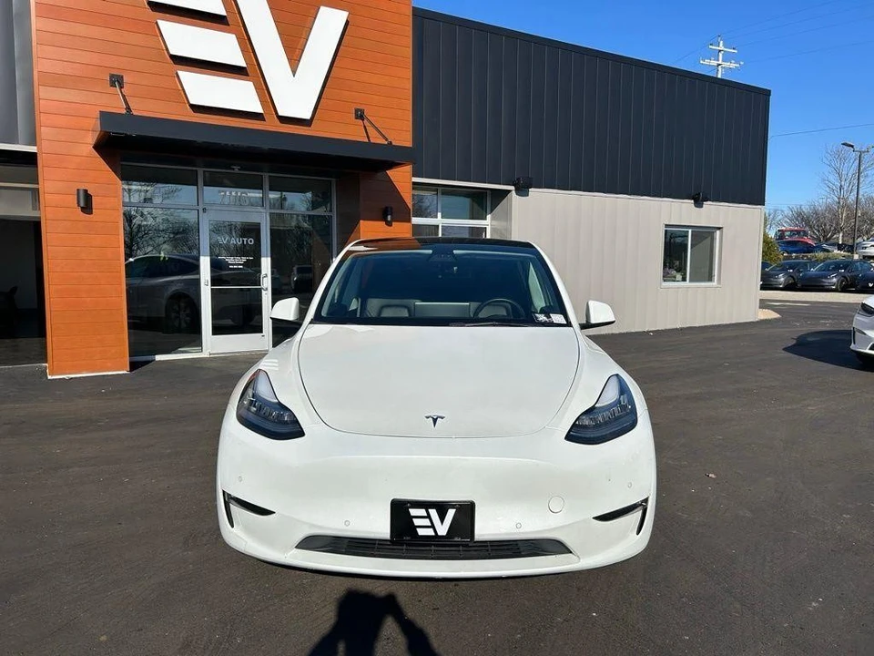 2022 Tesla Model Y - Image 2 of 17
