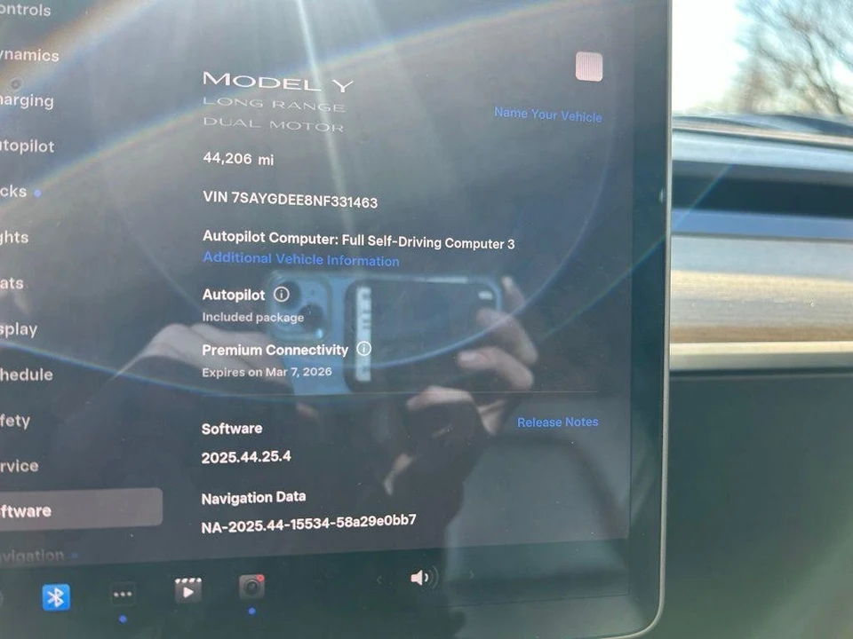 2022 Tesla Model Y - Image 16 of 17