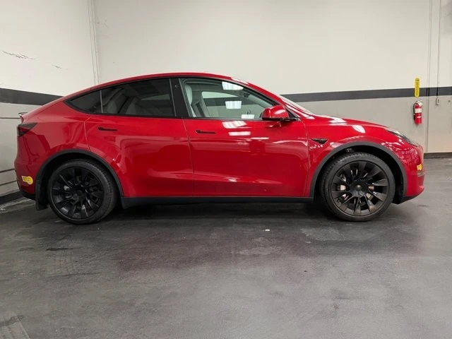 2022 Tesla Model Y - Image 5 of 12